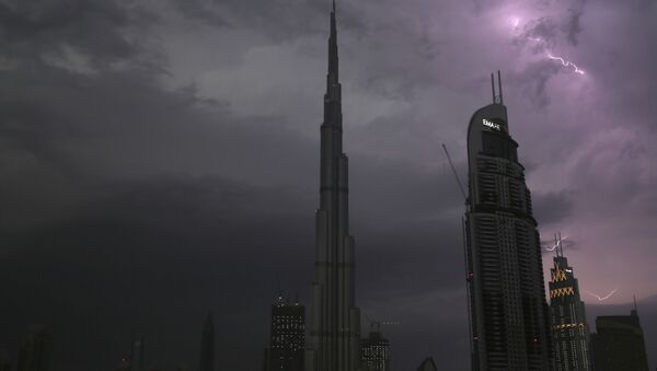 El rascacielos Burj Khalifa en Dubái - Sputnik Mundo