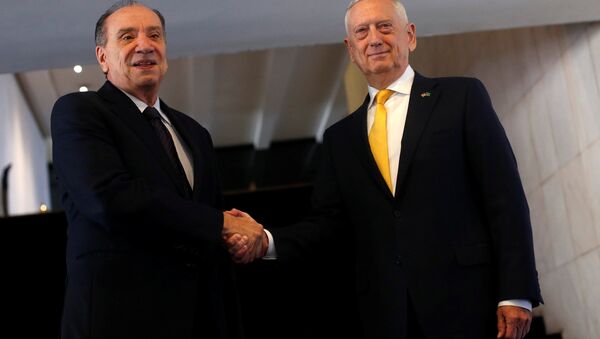 El ministro de Relaciones Exteriores de Brasil, Aloysio Nunes, y el secretario de Defensa de EEUU, James Mattis - Sputnik Mundo