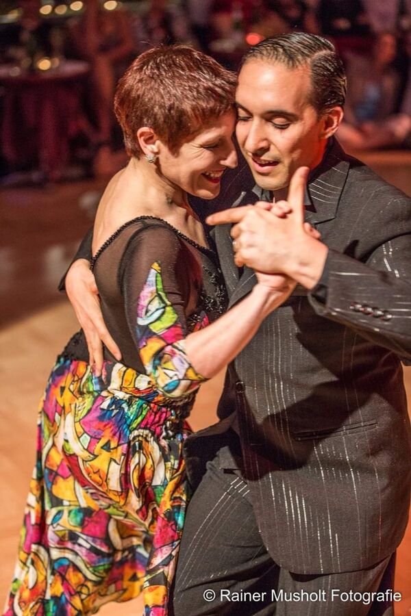 Aurora Lubiz y Jonathan Spitel, bailarines profesionales de tango de Argentina Aurora Lubiz y Jonathan Spitel, bailarines profesionales de tango de Argentina - Sputnik Mundo