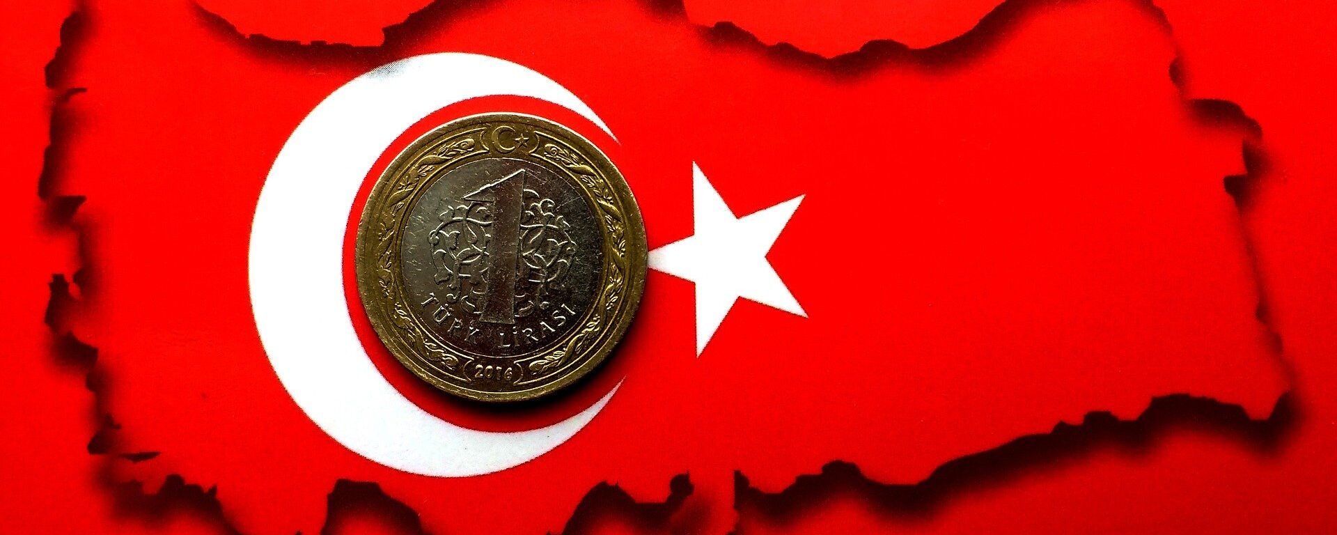 Una lira en la bandera de Turquía - Sputnik Mundo, 1920, 22.03.2021