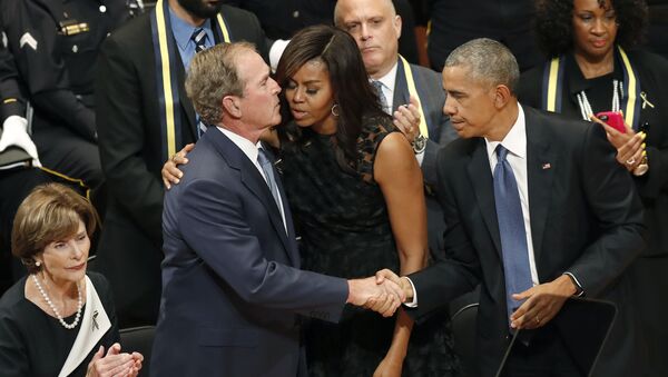 George Bush y Michelle Obama, foto de archivo - Sputnik Mundo