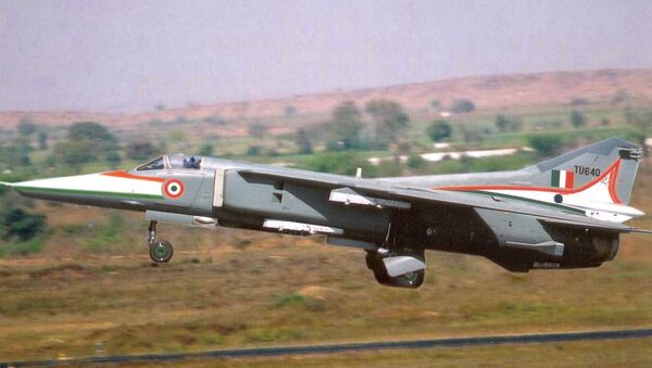 Un avión de combate MiG-27 de la Fuerza Aérea india - Sputnik Mundo