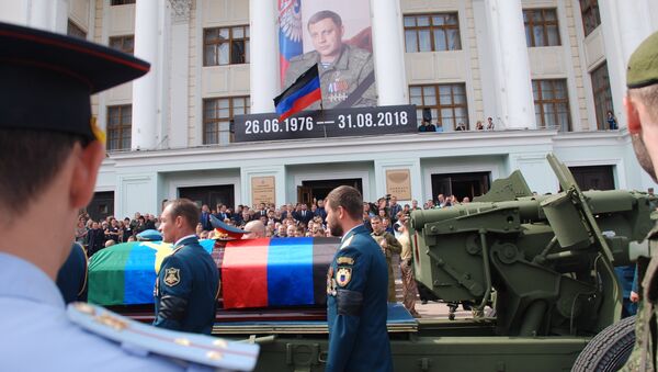 Despedida con el jefe de la República Popular de Donetsk, Alexandr Zajárchenko - Sputnik Mundo
