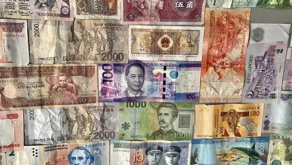 Billetes de diferentes países - Sputnik Mundo
