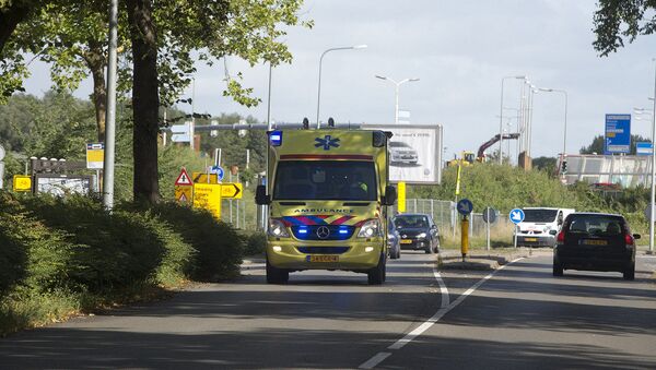 Una ambulancia de Países Bajos - Sputnik Mundo