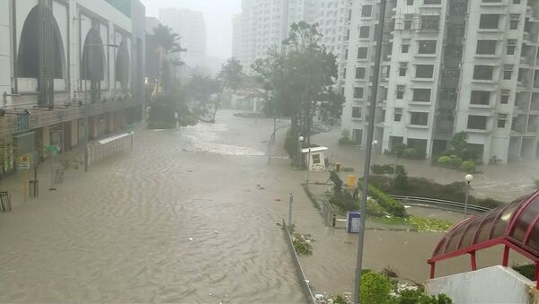 Una zona inundada después del tifón Mangkhut en Hong Kong - Sputnik Mundo