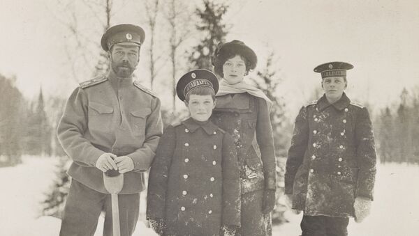 Presentan en Londres fotos únicas de la familia del último zar ruso - Sputnik Mundo