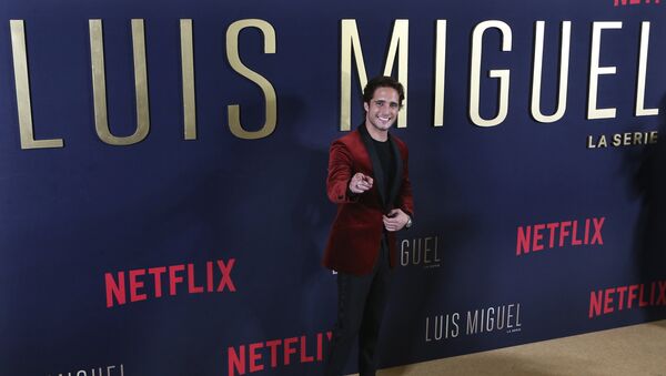 Diego Boneta, actor mexicano que interpreta a Luis Miguel en la serie de Netflix - Sputnik Mundo