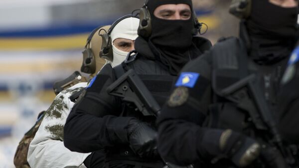 Integrantes de una unidad especial de la Policía de Kosovo - Sputnik Mundo