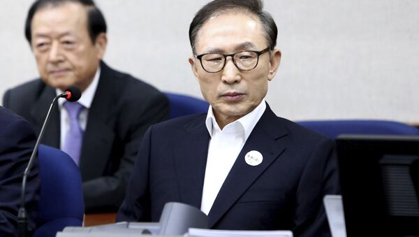 Lee Myung-bak, expresidente surcoreano (archivo) - Sputnik Mundo