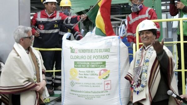 Evo Morales durante la inauguración de la fábrica de cloruro de potasio en salar de Uyuni - Sputnik Mundo