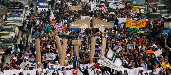 Protestas de estudiantes en Bogotá, Colombia Protestas de estudiantes en Bogotá, Colombia - Sputnik Mundo