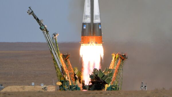 El lanzamiento del Soyuz MS-10 - Sputnik Mundo