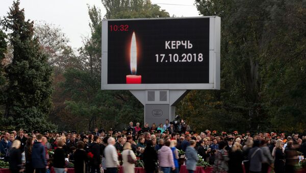 La ceremonia de despedida con las víctimas de la masacre en la ciudad rusa de Kerch - Sputnik Mundo
