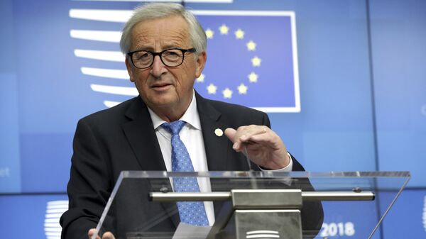 Jean-Claude Juncker, presidente de la Comisión Europea interviniendo en la 12ª cumbre del foro Asia-Europa (ASEM por sus siglas en inglés) en Bruselas el 18 y el 19 de octubre de 2018 - Sputnik Mundo