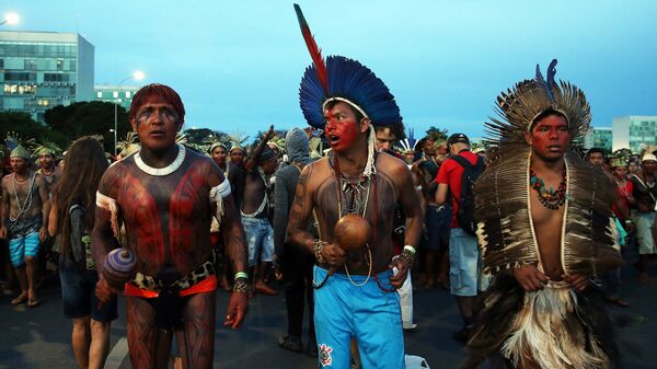 Una manifestación indígena en Brasilia, en 2017 - Sputnik Mundo