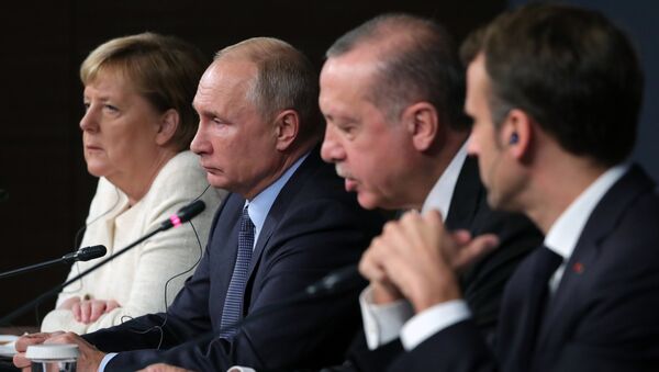 Los líderes de Alemania, Rusia, Turquía y Francia en la cumbre a cuatro bandas sobre Siria en Estambul - Sputnik Mundo