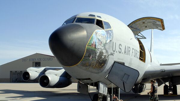 Imagen referencial de un KC 135, uno de los aviones de reaprovisionamiento de combustible que EEUU quiere desplegar en Uruguay durante el G20 - Sputnik Mundo