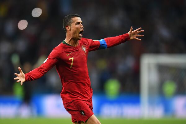 Gol de Cristiano Ronaldo en el partido de Portugal vs España durante el Mundial de Rusia 2018 (haz clic para ver) Gol de Cristiano Ronaldo en el partido de Portugal vs España durante el Mundial de Rusia 2018 (haz clic para ver) - Sputnik Mundo