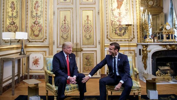El presidente de EEUU, Donald Trump, junto a su homólogo francés, Emmanuel Macron - Sputnik Mundo