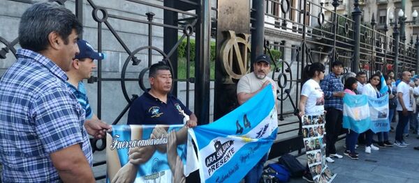 Allegados de las víctimas del submarino San Juan Allegados de las víctimas del submarino San Juan - Sputnik Mundo