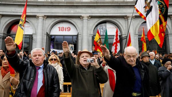 Manifestación en homenaje al dictador Francisco Franco en Madrid - Sputnik Mundo