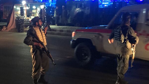 Policía afgana tras el atentado en Kabul - Sputnik Mundo