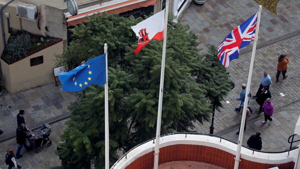 Las banderas de la UE, Gibraltar y el Reino Unido - Sputnik Mundo