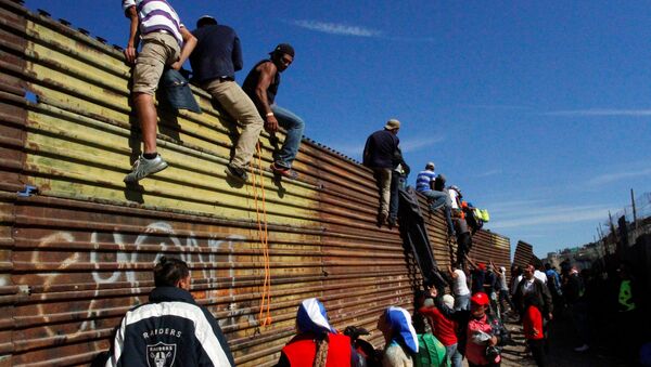 Los migrantes centroamericanos en la frontera de México con EEUU - Sputnik Mundo