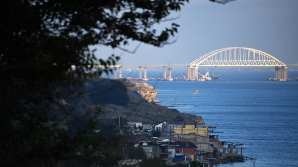 Puente de Crimea sobre el estrecho de Kerch - Sputnik Mundo