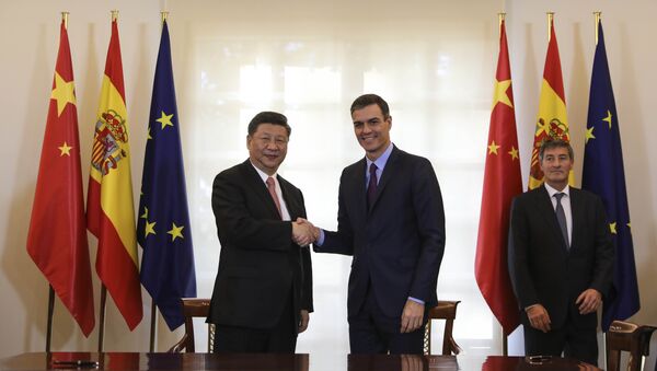 El presidente de China, Xi Jinping y el presidente del Gobierno español Pedro Sánchez - Sputnik Mundo