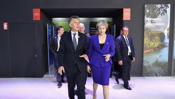 Mauricio Macri y Theresa May durante la cumbre del G20 en Buenos Aires - Sputnik Mundo