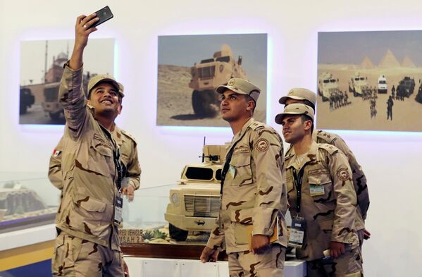 Egipto 'se arma' hasta los dientes con una enorme exposición militar - Sputnik Mundo