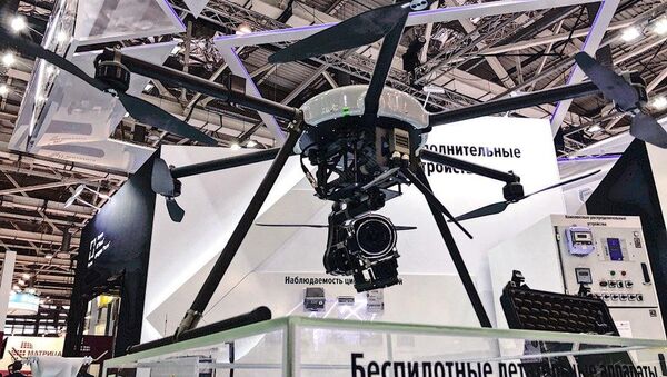 Rostec presenta un dron para monitoreo de redes eléctricas - Sputnik Mundo