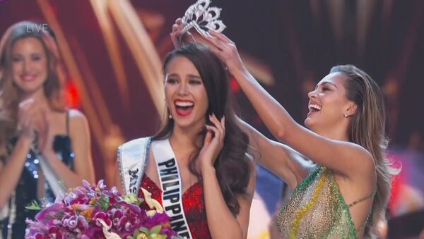 Las emociones de Miss Filipinas al convertirse en la nueva Miss Universo - Sputnik Mundo