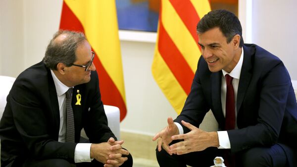  El presidente de la Generalitat, Quim Torra y el presidente del Gobierno español, Pedro Sánchez - Sputnik Mundo