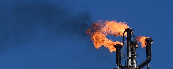Una refinería de petróleo Una refinería de petróleo - Sputnik Mundo