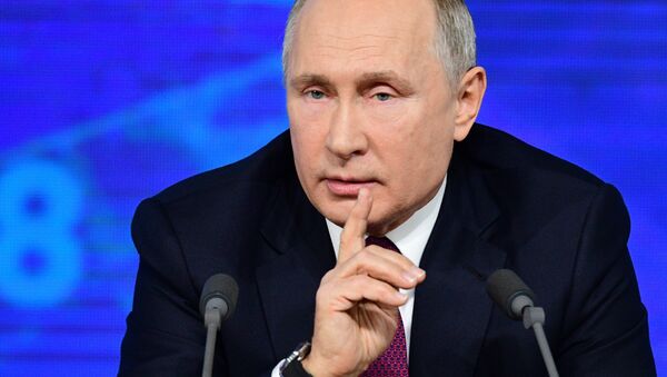 El presidente de Rusia, Vladímir Putin, durante la gran rueda de prensa anualn - Sputnik Mundo