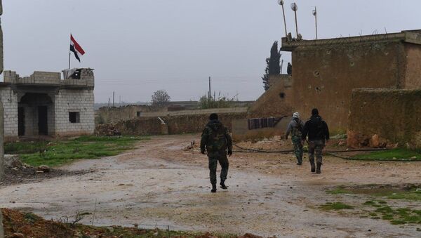 Militares sirios en los alrededores de Manbij - Sputnik Mundo