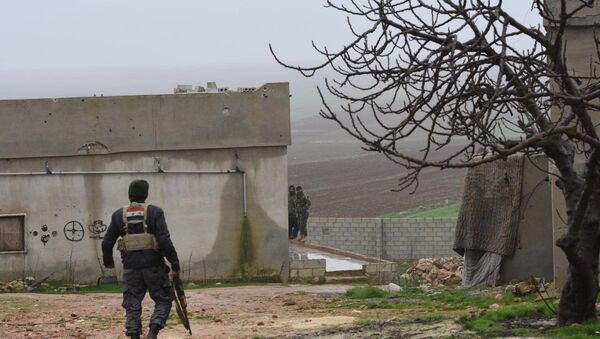 Militares sirios en los alrededores de Manbij - Sputnik Mundo