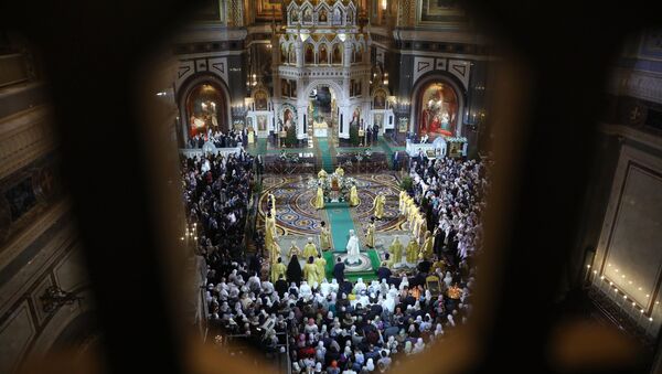 La misa de la Navidad ortodoxa en la catedral moscovita de Cristo Salvador - Sputnik Mundo