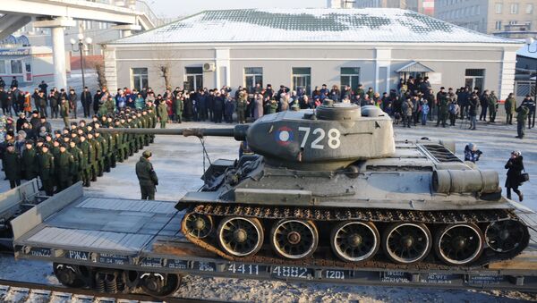 Los legendarios tanques T-34 vuelven a 'casa' - Sputnik Mundo