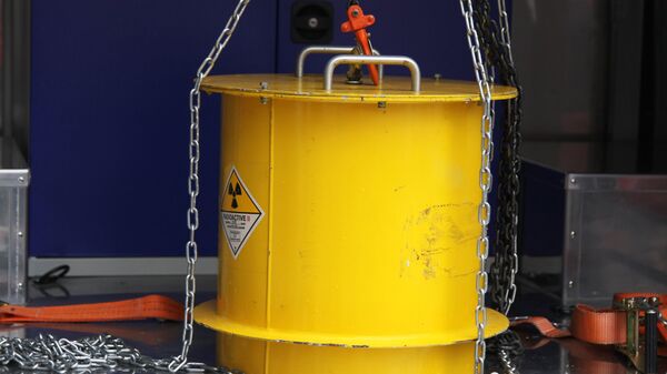 Contenedor con residuos radiactivos (imagen referencial) - Sputnik Mundo
