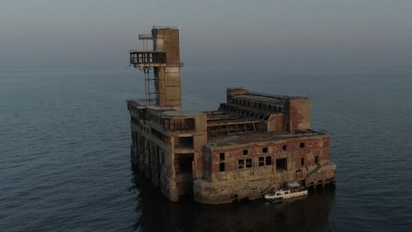 La misteriosa fortaleza soviética abandonada en el Caspio - Sputnik Mundo