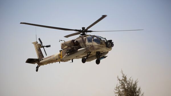 Helicóptero estadounidense AH-64 Apache - Sputnik Mundo