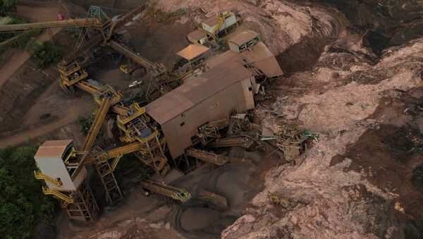 Consecuencias de la ruptura de la represa minera en Brasil - Sputnik Mundo