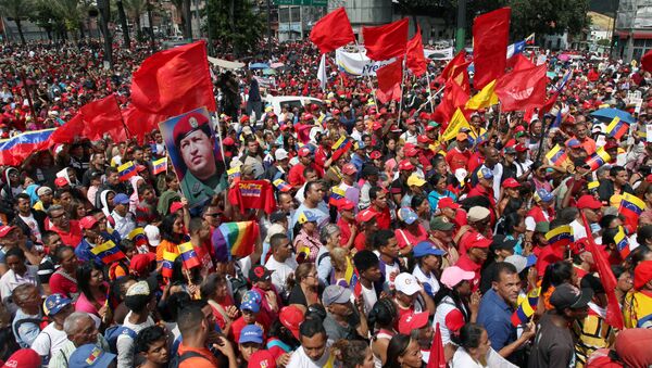 Una manifestación en apoyo a Nicolás Maduro en Venezuela - Sputnik Mundo