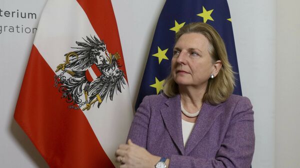 Karin Kneissl, la ministra austriaca de Exteriores - Sputnik Mundo