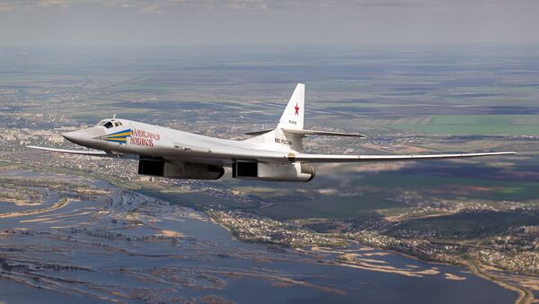 Bombardero estratégico ruso Tu-160 - Sputnik Mundo