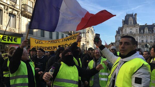 Protestas de chalecos amarillos en Francia - Sputnik Mundo